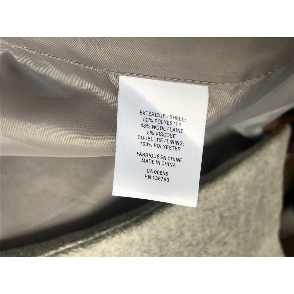 Beautiful Wool Blend Coat Size Large - Picture 8 of 9